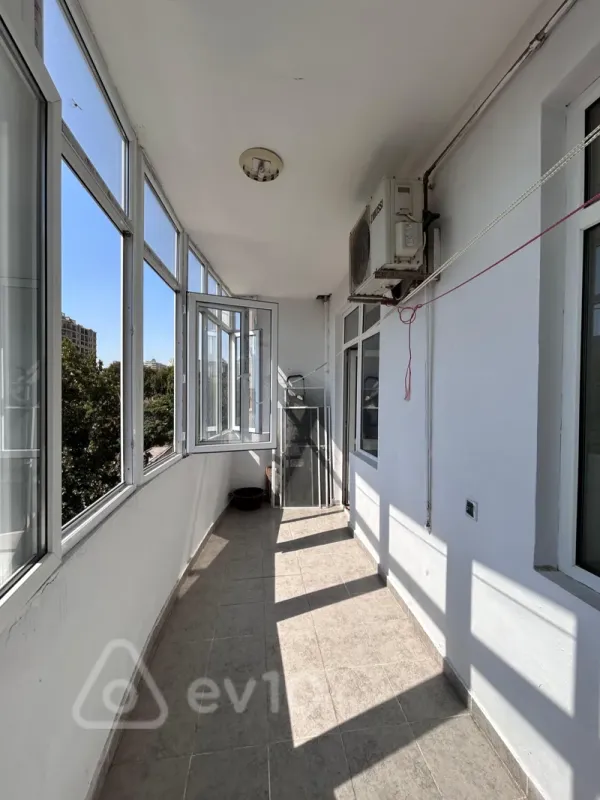 Kirayə verilir 2 otaqlı yeni tikili 100 m²