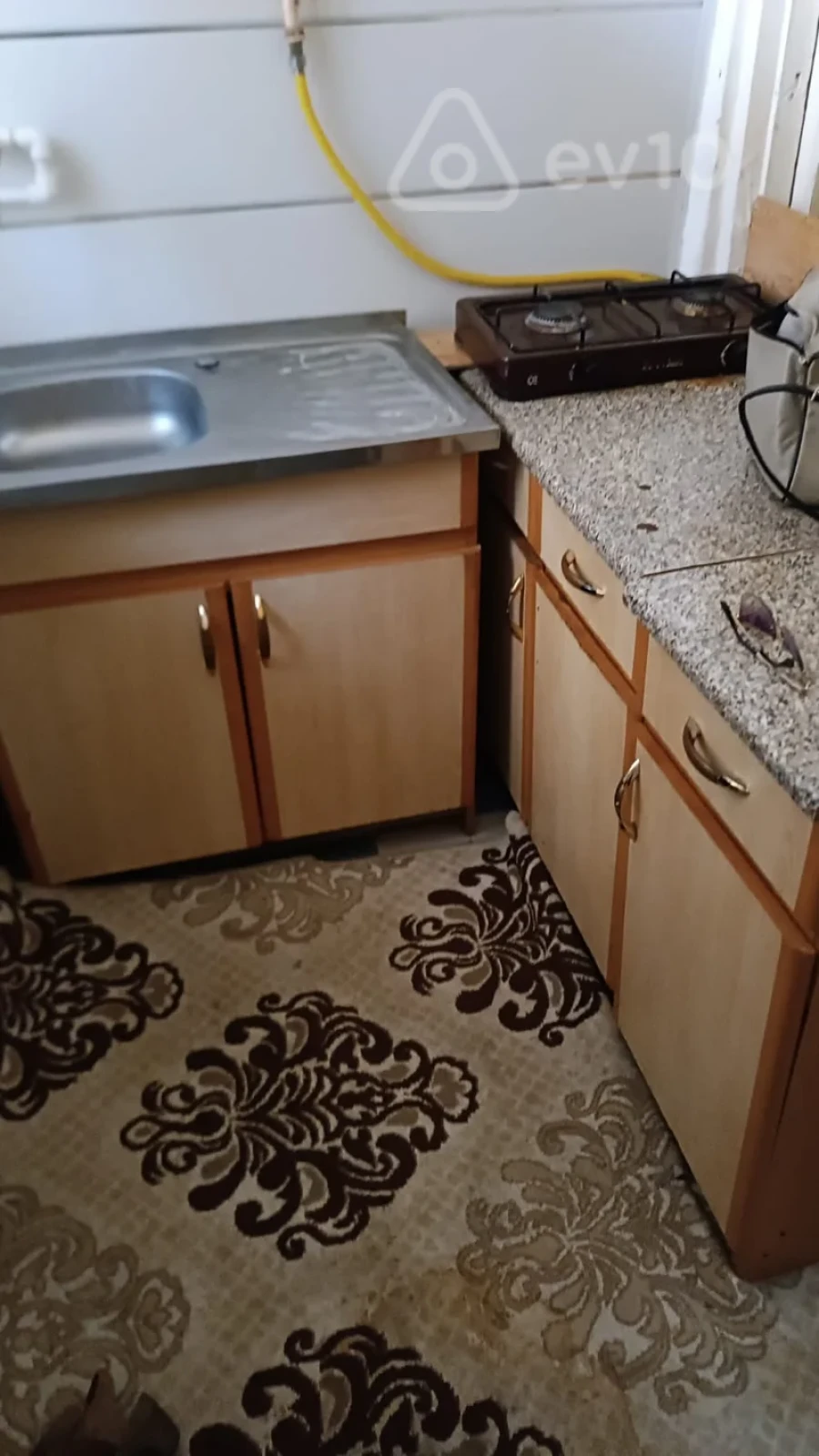 Kirayə verilir 1 otaqlı köhnə tikili 12 m²