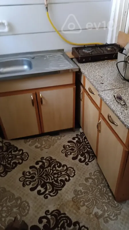 Kirayə verilir 1 otaqlı köhnə tikili 12 m²