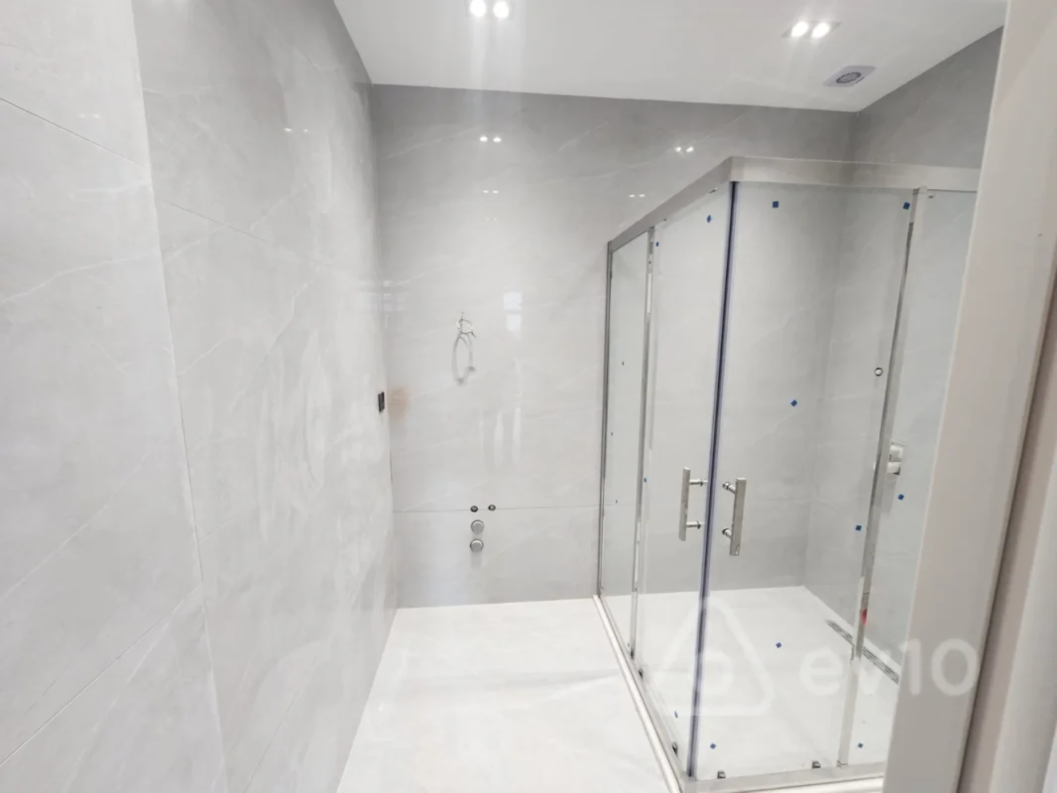 Kirayə verilir 6 otaqlı ofis 260 m²