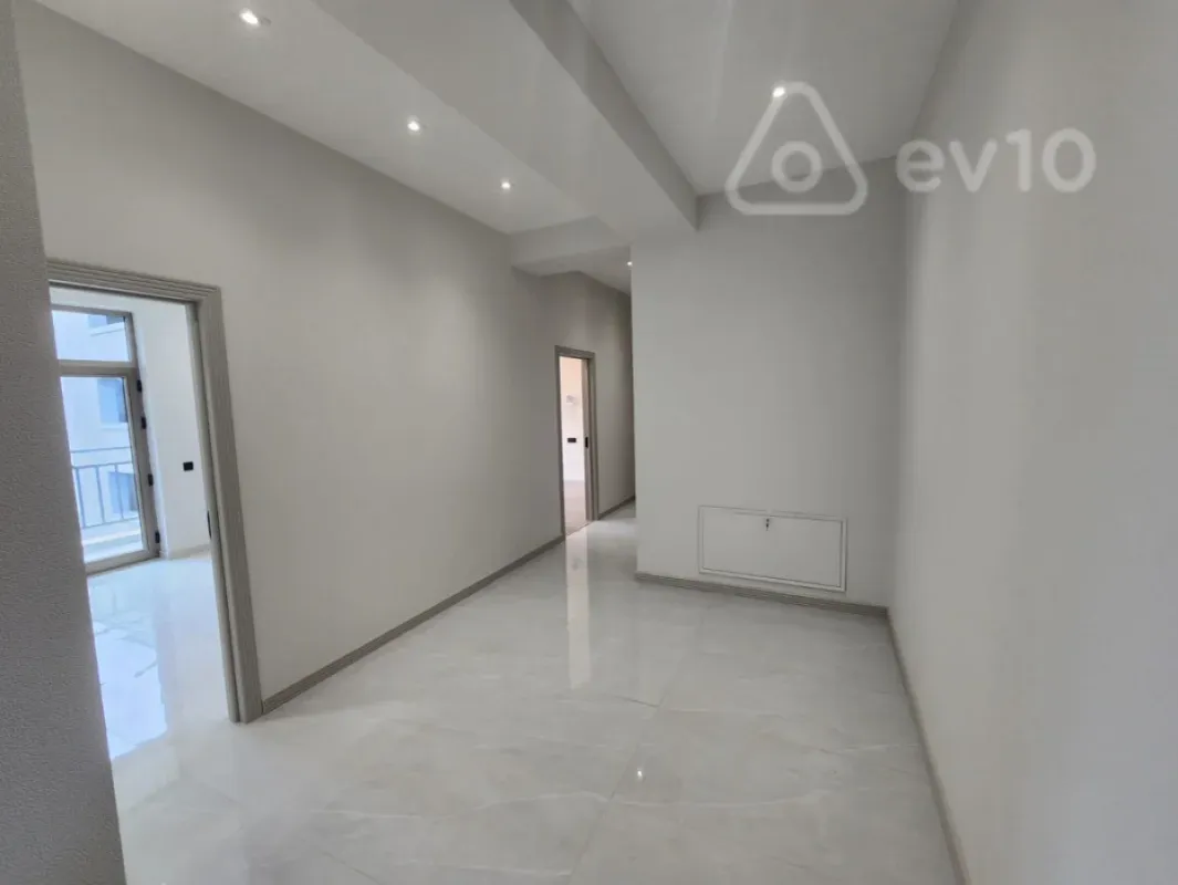 Kirayə verilir 6 otaqlı ofis 260 m²