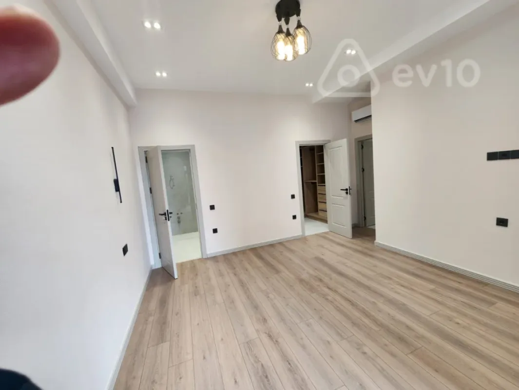 Kirayə verilir 6 otaqlı ofis 260 m²