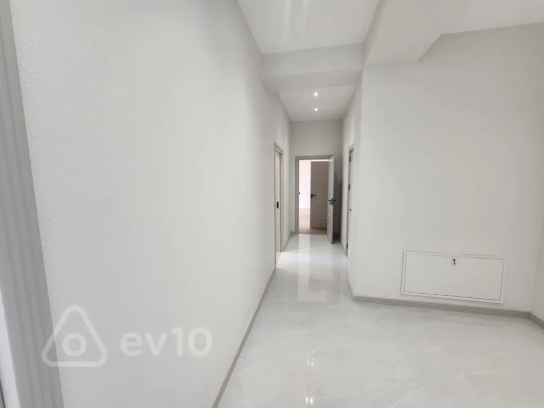 Kirayə verilir 6 otaqlı ofis 260 m²
