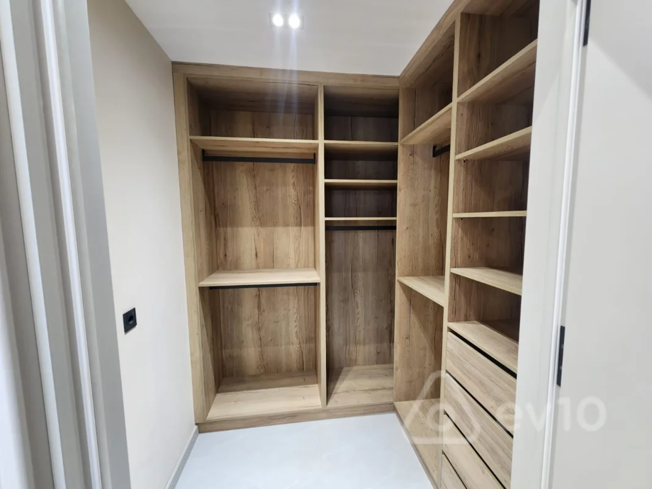 Kirayə verilir 6 otaqlı ofis 260 m²