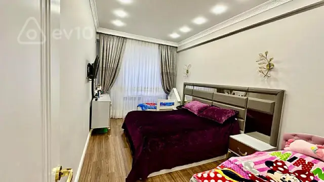Kirayə verilir 2 otaqlı yeni tikili 70 m²