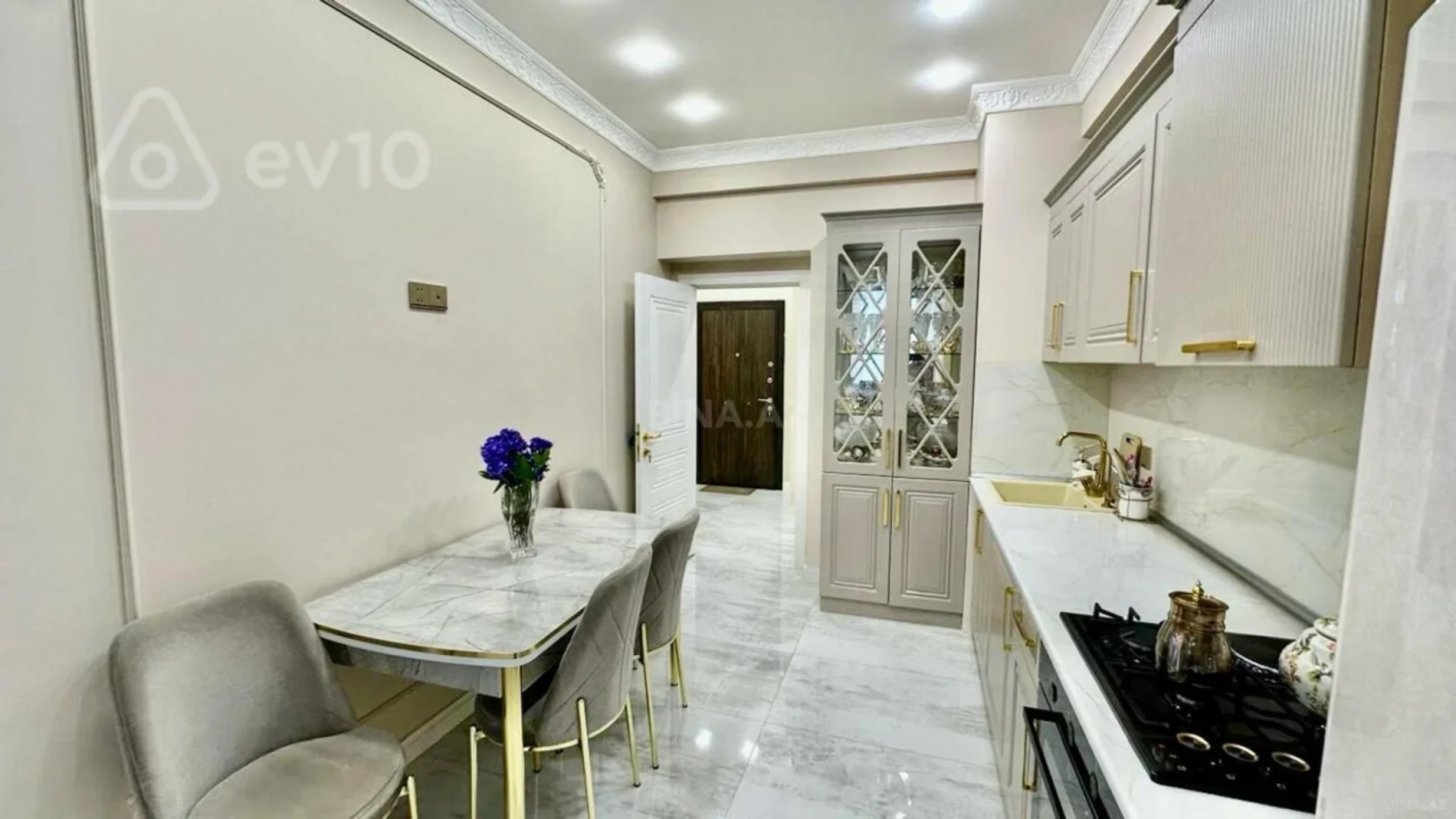Kirayə verilir 2 otaqlı yeni tikili 70 m²