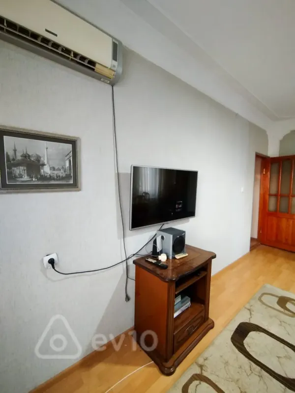 Kirayə verilir 1 otaqlı köhnə tikili 40 m²