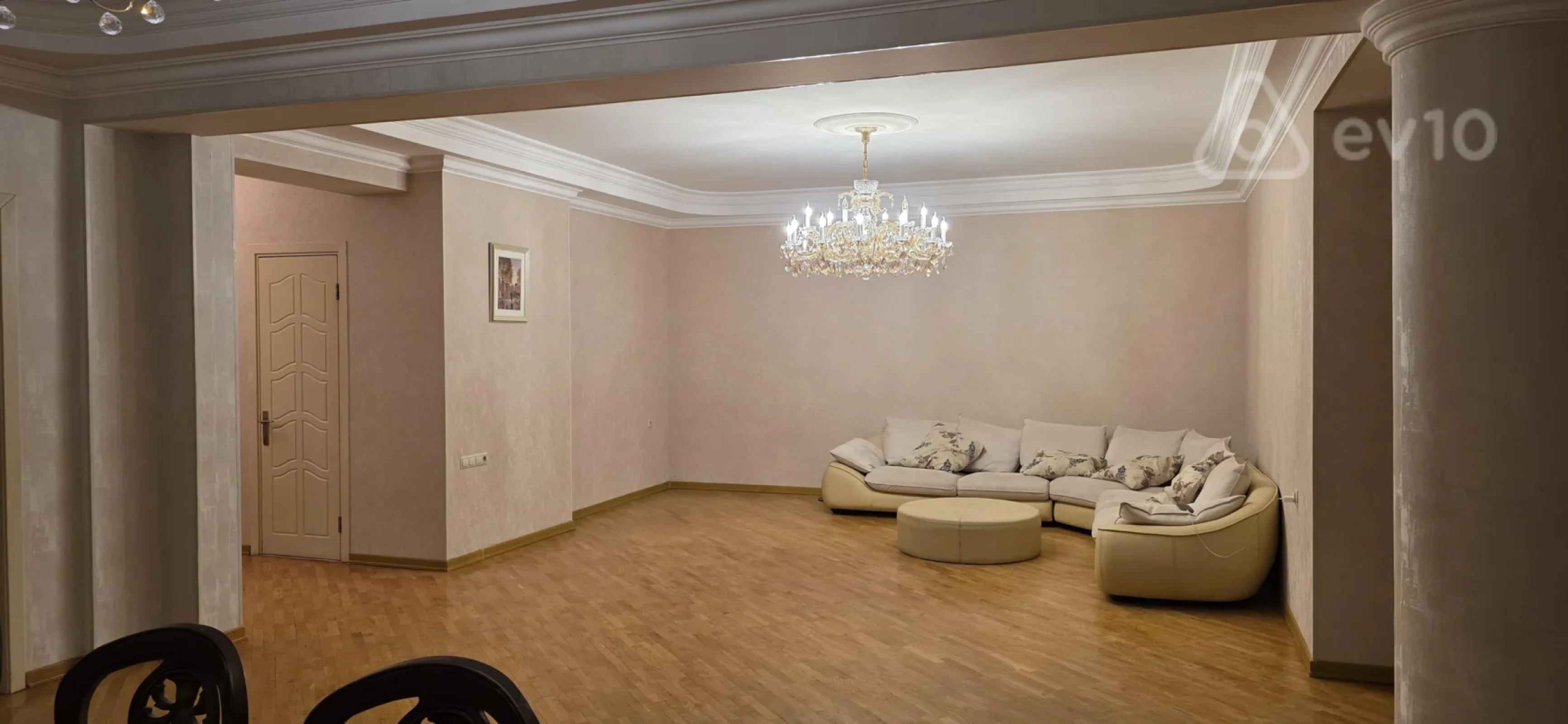 Kirayə verilir 5 otaqlı yeni tikili 200 m²