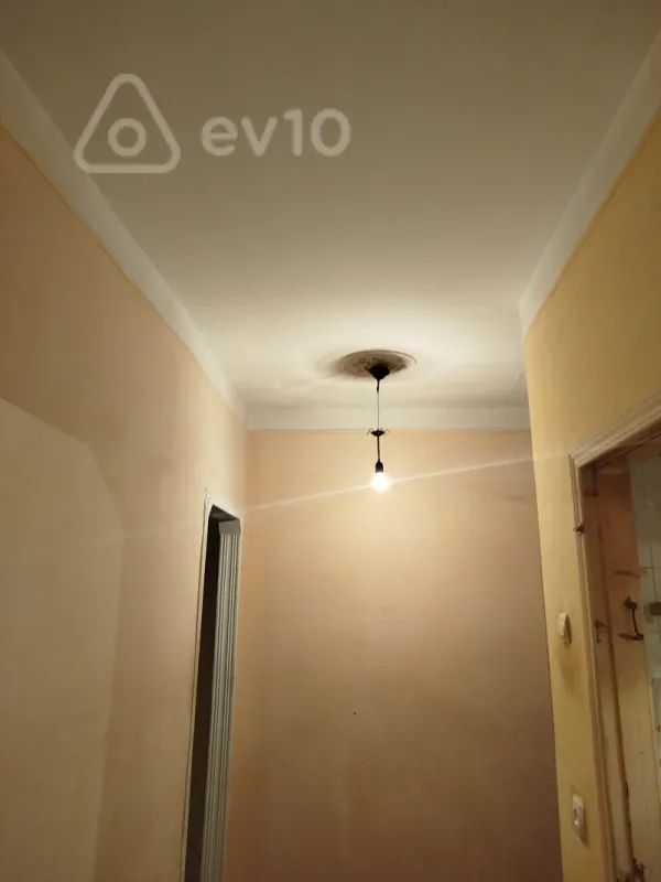 Kirayə verilir 1 otaqlı köhnə tikili 40 m²