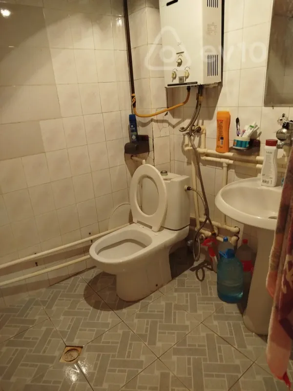 Kirayə verilir 1 otaqlı köhnə tikili 40 m²