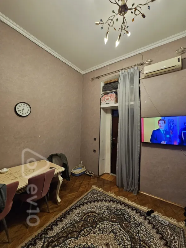 Satılır 2 otaqlı köhnə tikili 50 m²