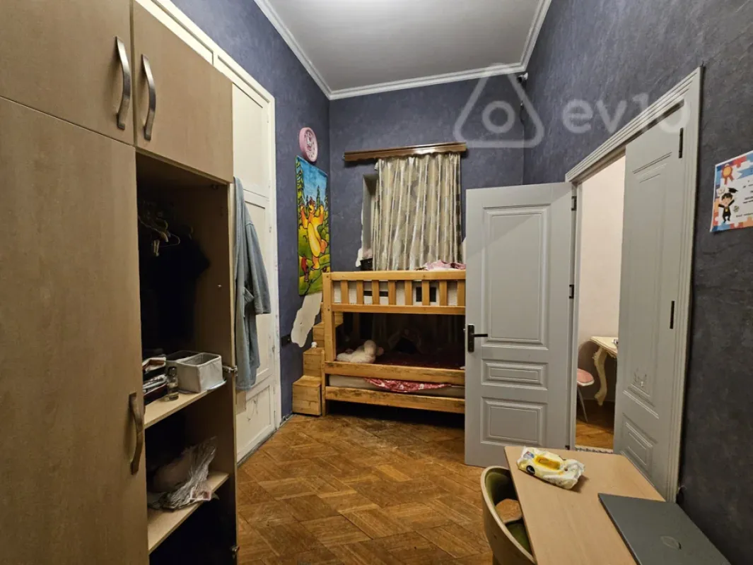 Satılır 2 otaqlı köhnə tikili 50 m²