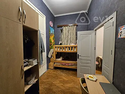 Satılır 2 otaqlı köhnə tikili 50 m²