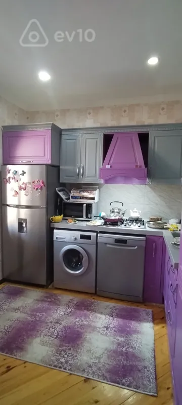 Satılır 5 otaqlı həyət evi 180 m²