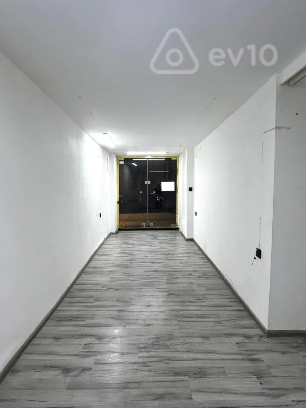 Kirayə verilir mənzil 400 m²