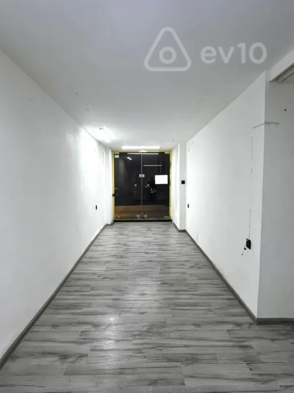 Kirayə verilir mənzil 400 m²