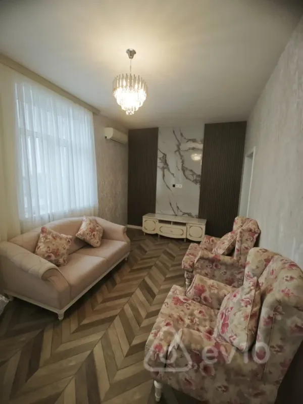Kirayə verilir 3 otaqlı həyət evi 157 m²