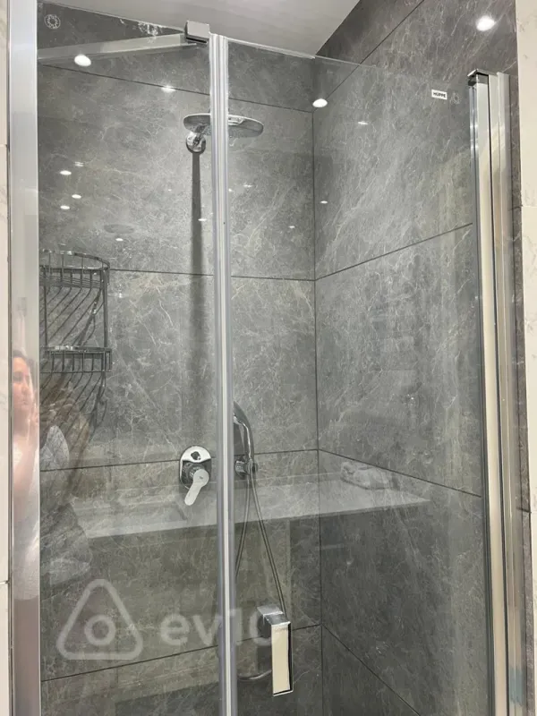 Kirayə verilir 2 otaqlı yeni tikili 63 m²