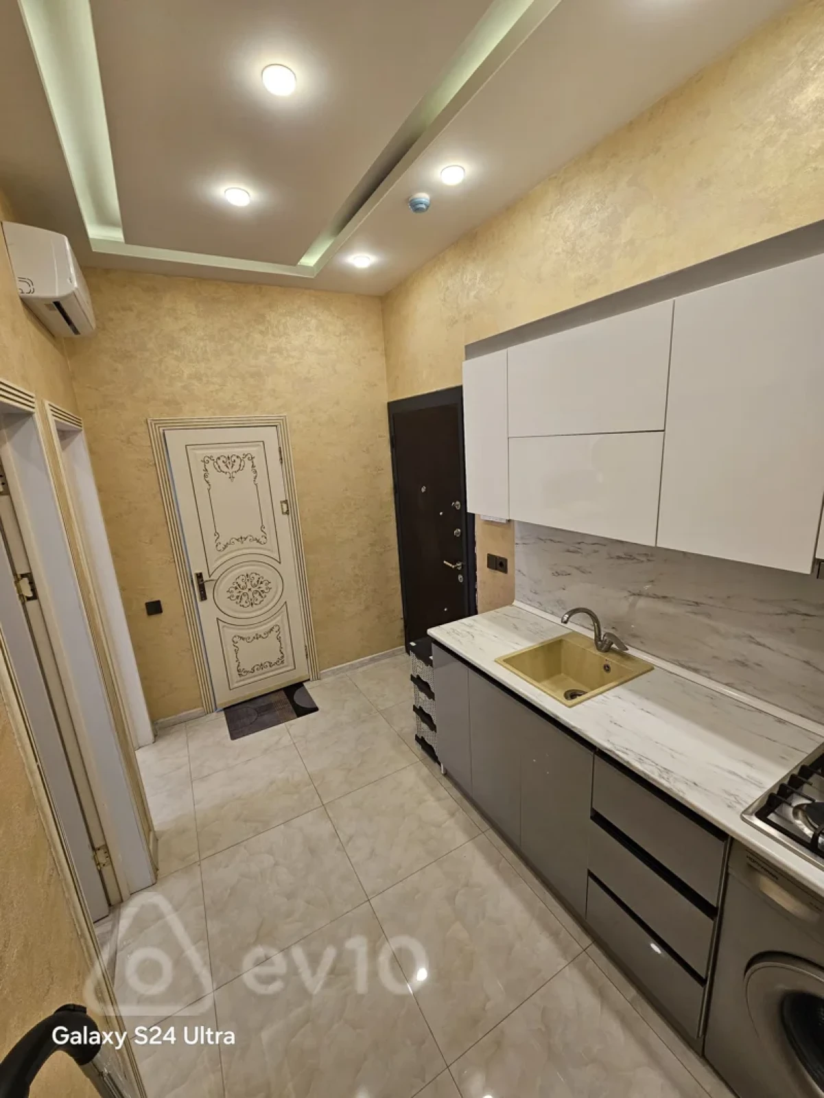 Kirayə verilir 2 otaqlı yeni tikili 56 m²