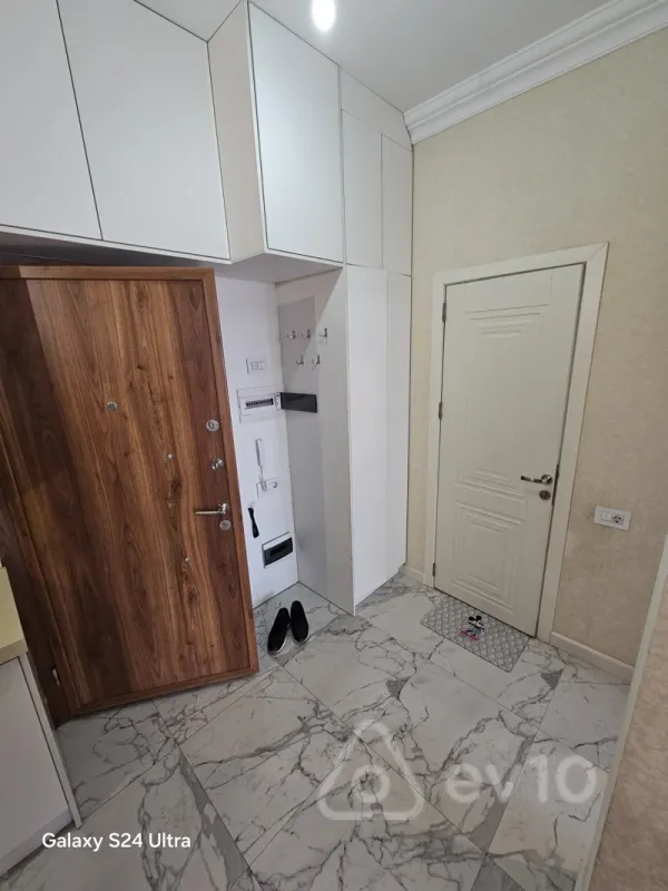 Kirayə verilir 2 otaqlı yeni tikili 56 m²