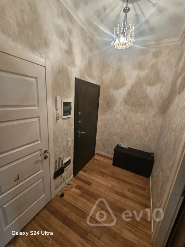 Kirayə verilir 2 otaqlı yeni tikili 61 m²