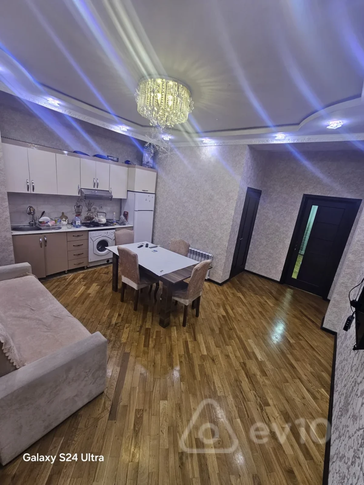Kirayə verilir 2 otaqlı yeni tikili 61 m²