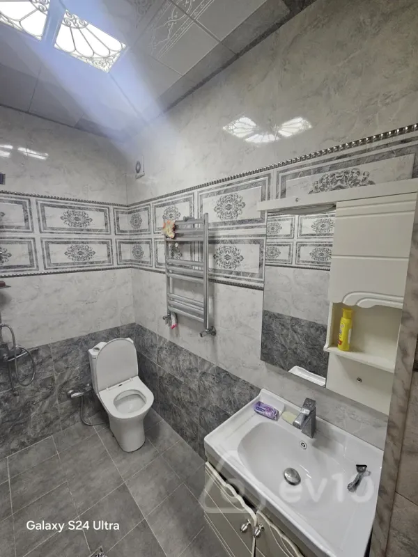 Kirayə verilir 2 otaqlı yeni tikili 61 m²