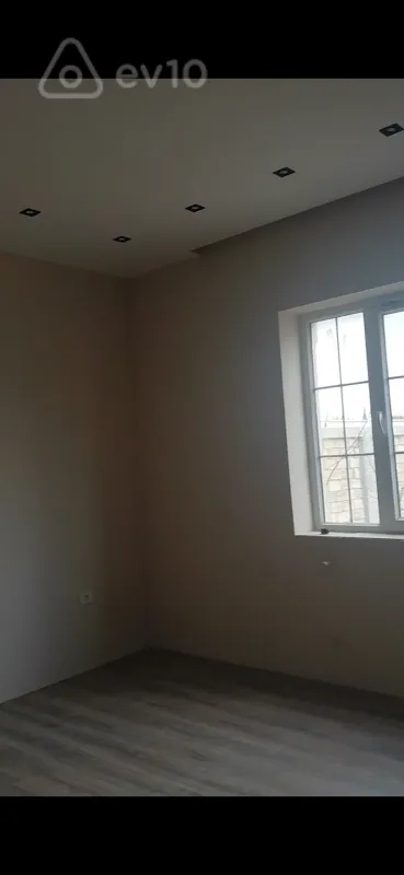 Satılır 4 otaqlı həyət evi 125 m²