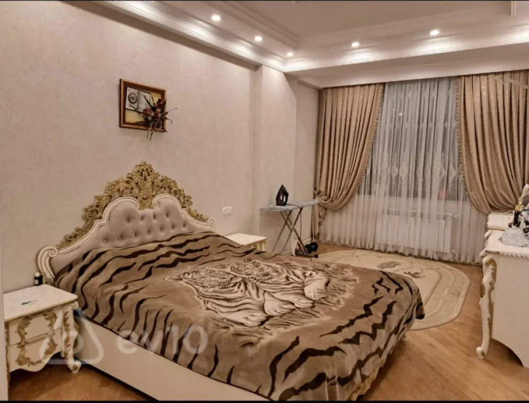 Satılır 3 otaqlı yeni tikili 105 m²
