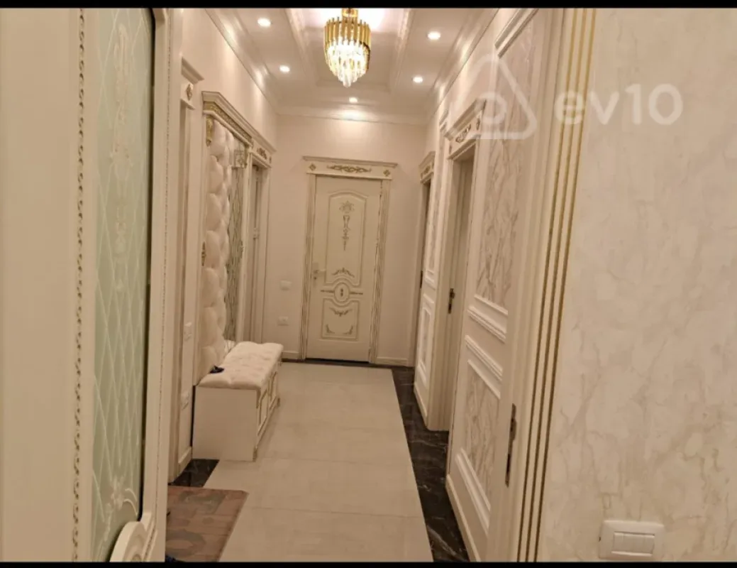 Satılır 3 otaqlı yeni tikili 105 m²