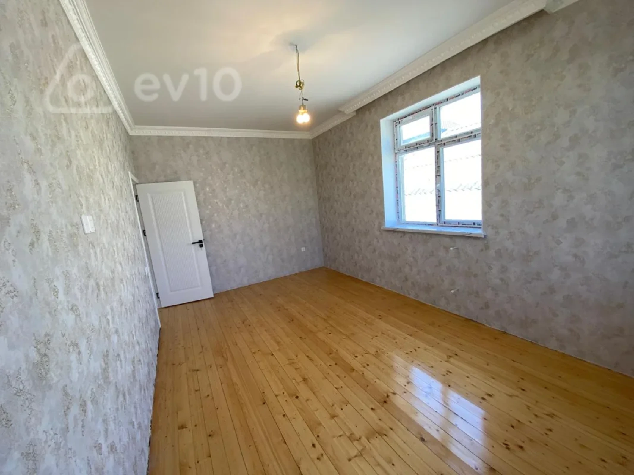 Satılır 5 otaqlı həyət evi 150 m²