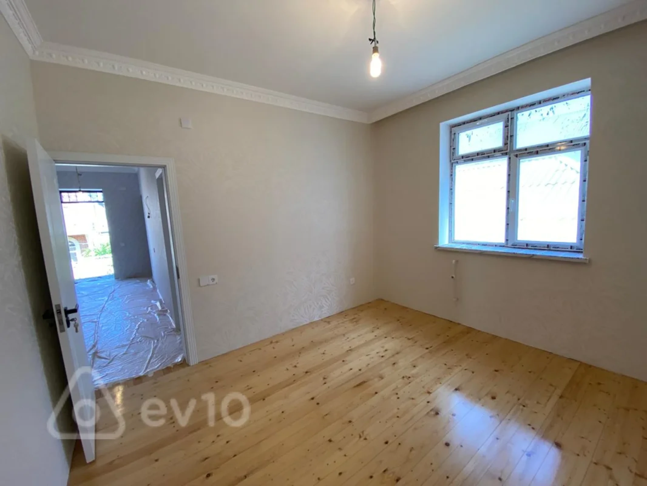 Satılır 5 otaqlı həyət evi 150 m²