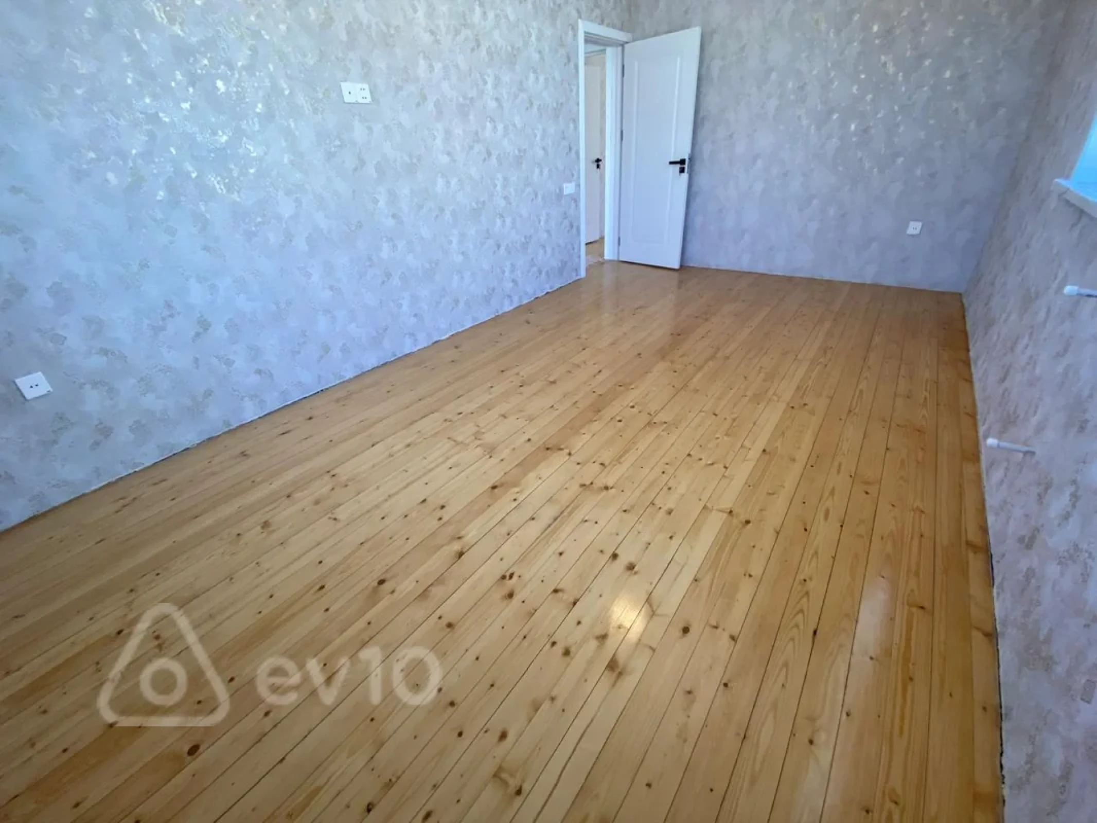Satılır 5 otaqlı həyət evi 150 m²