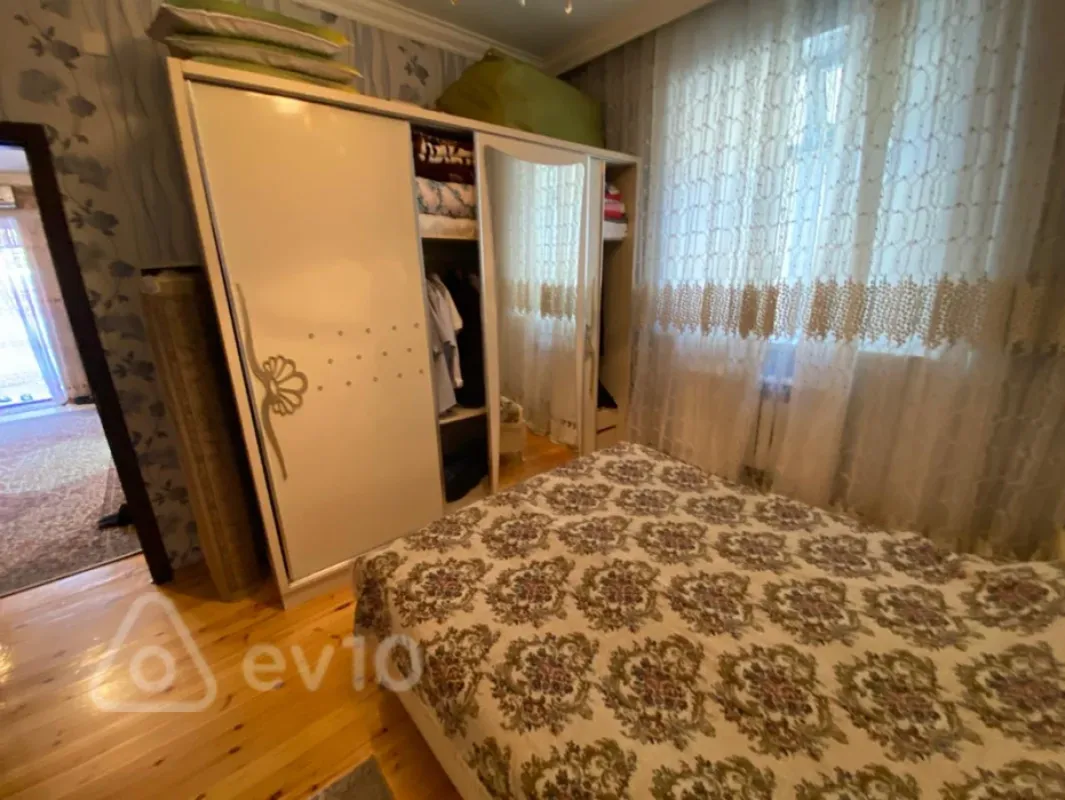 Satılır 5 otaqlı həyət evi 150 m²