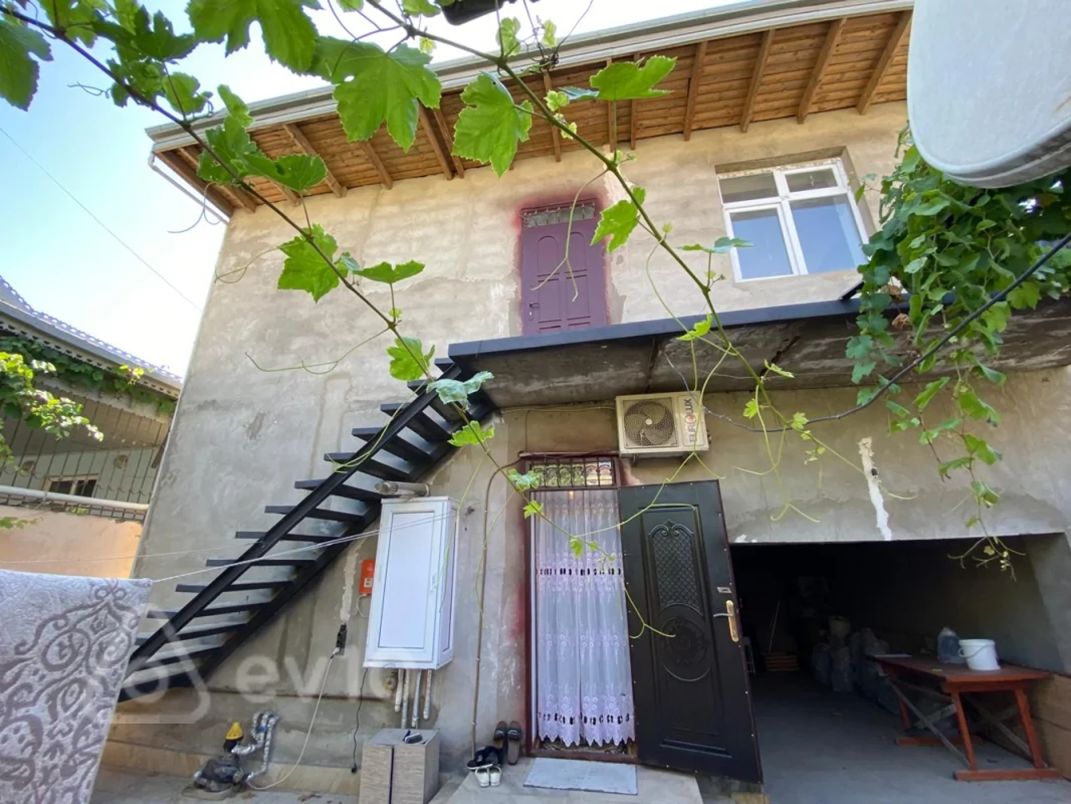 Satılır 5 otaqlı həyət evi 150 m²