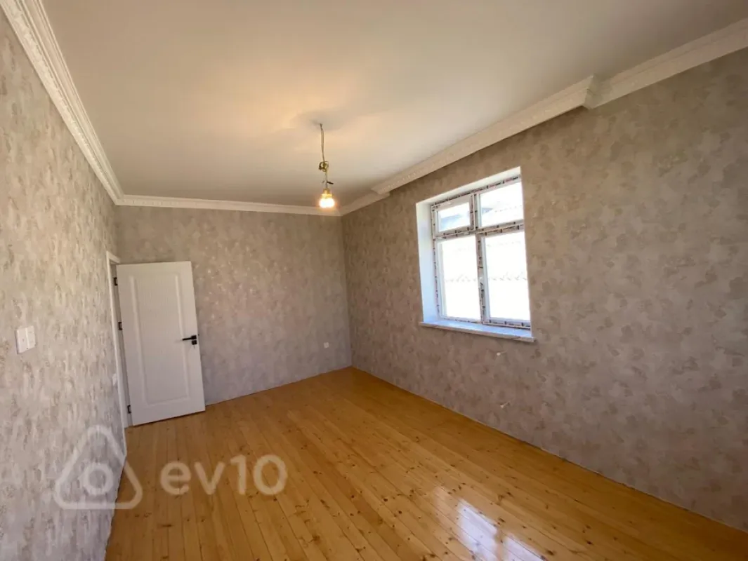 Satılır 5 otaqlı həyət evi 150 m²