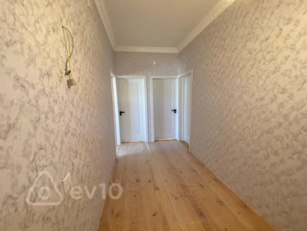 Satılır 5 otaqlı həyət evi 150 m²