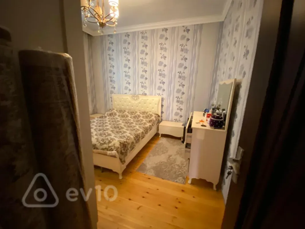 Satılır 5 otaqlı həyət evi 150 m²