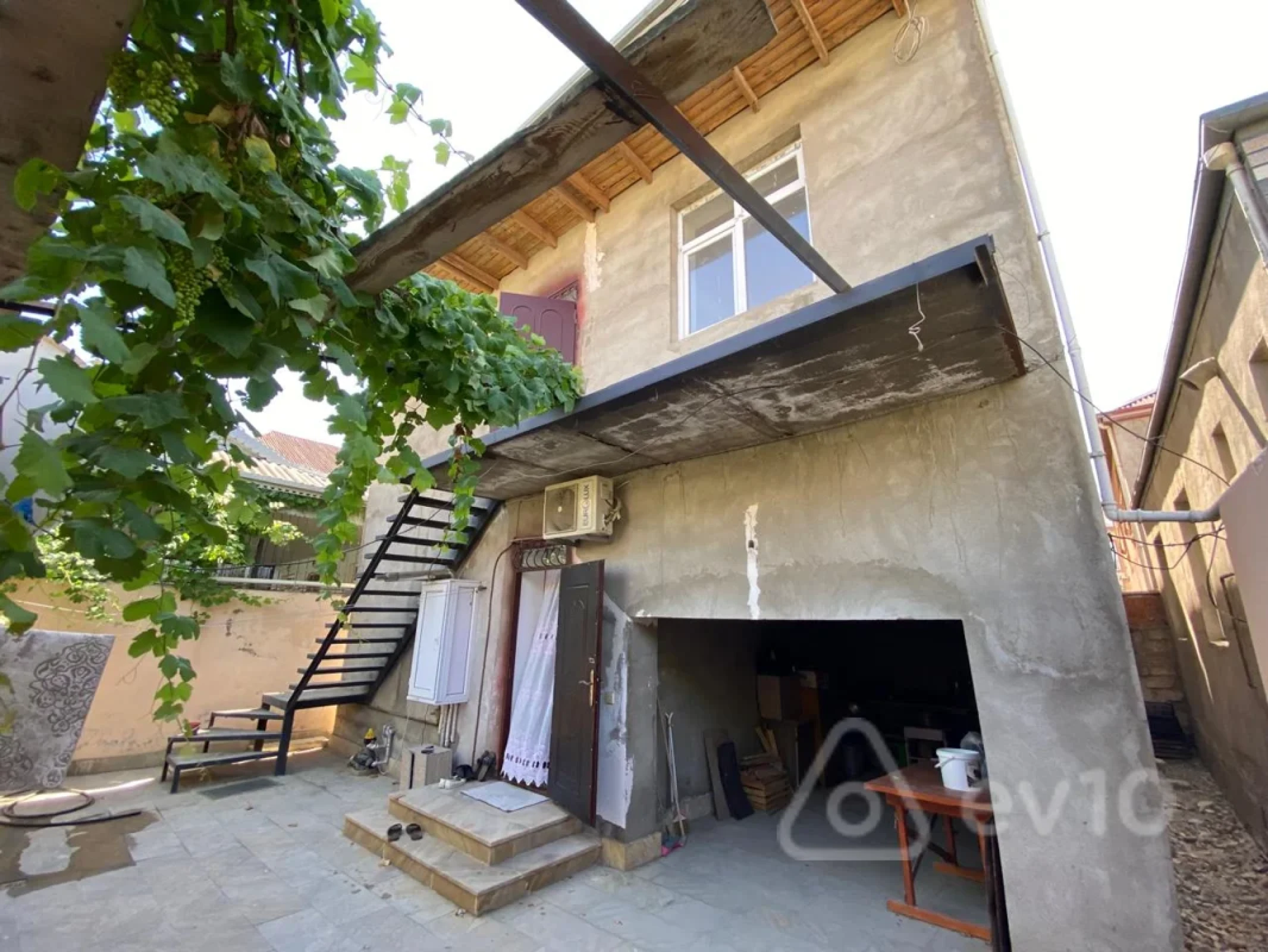 Satılır 5 otaqlı həyət evi 150 m²