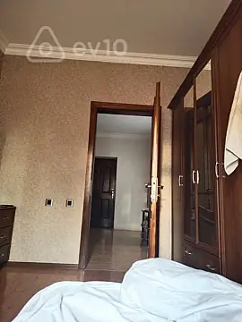 Satılır 3 otaqlı həyət evi 800 m²