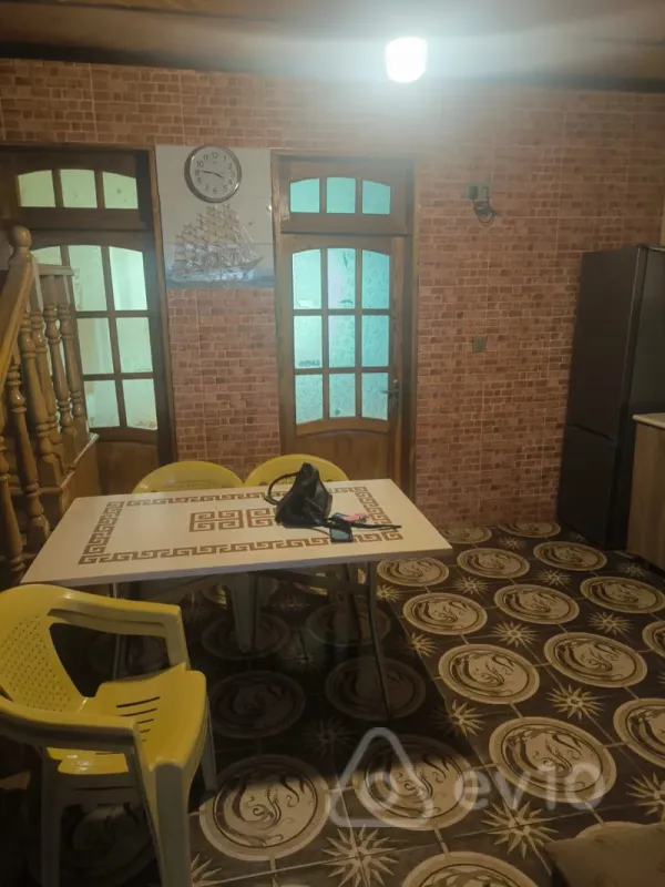 Kirayə verilir 4 otaqlı həyət evi 130 m²