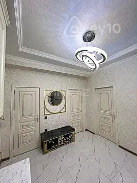 Kirayə verilir 2 otaqlı yeni tikili 80 m²