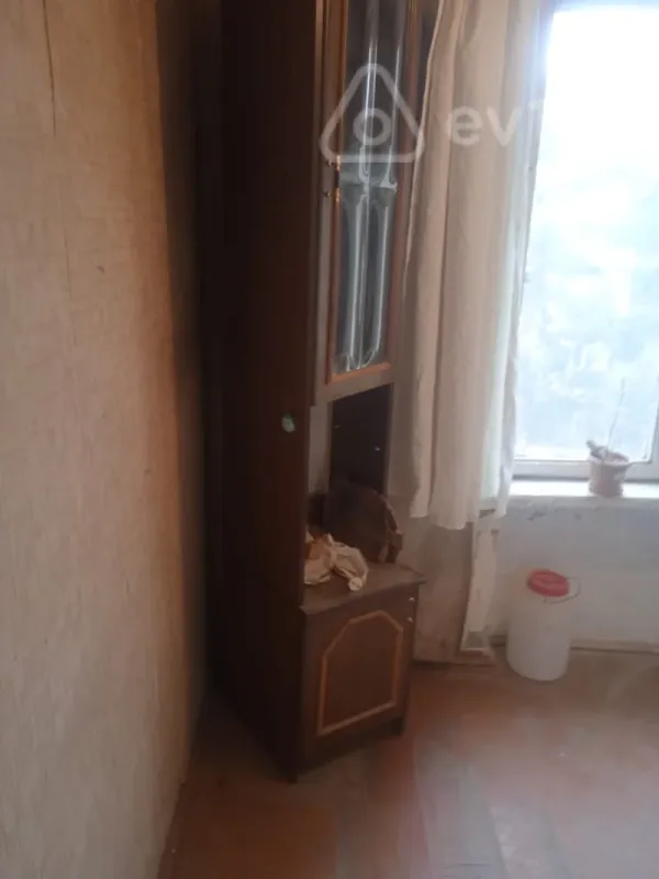 Kirayə verilir 2 otaqlı köhnə tikili 42 m²