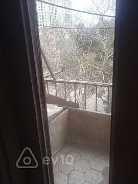 Kirayə verilir 2 otaqlı köhnə tikili 42 m²