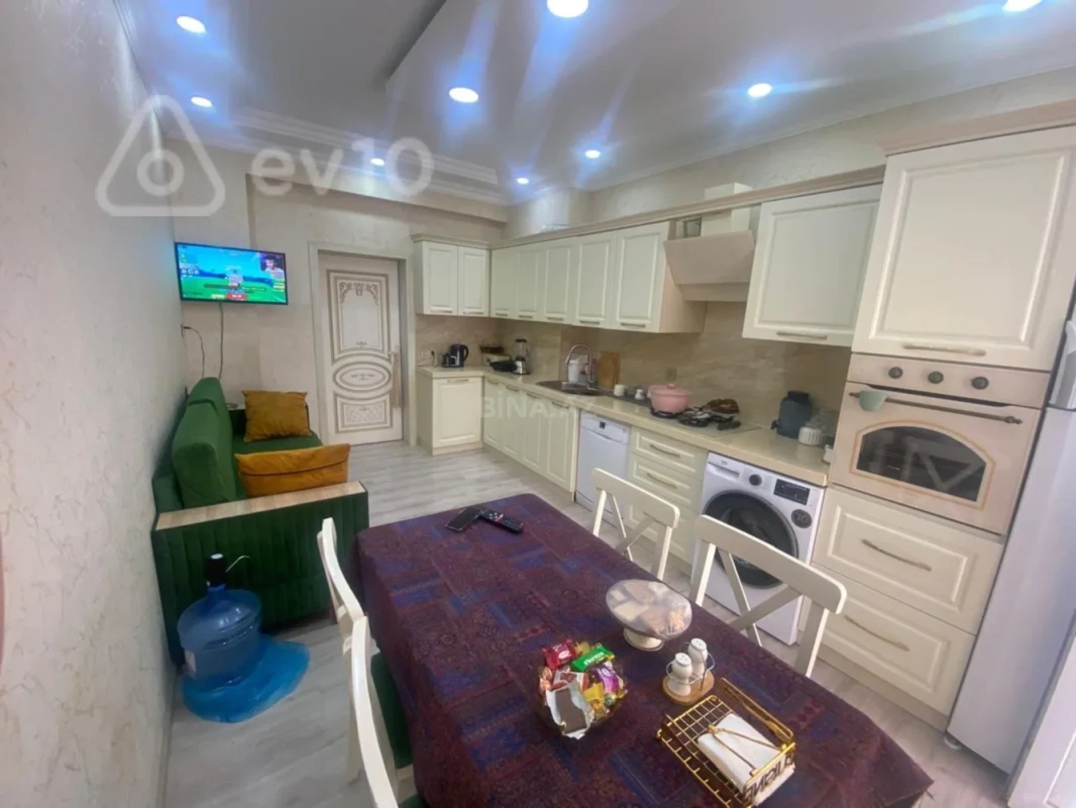 Kirayə verilir 2 otaqlı yeni tikili 75 m²