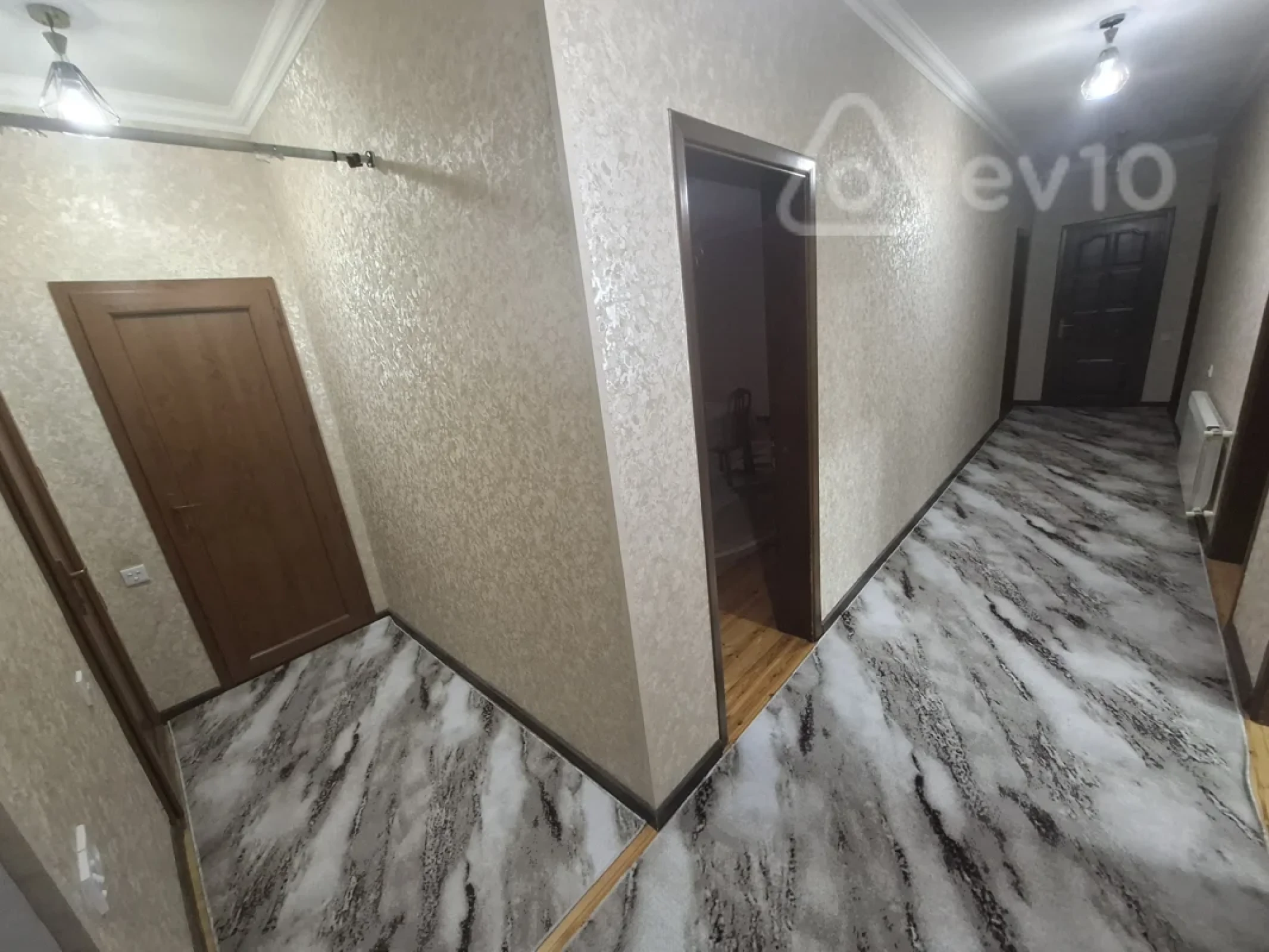 Satılır 4 otaqlı həyət evi 1000 m²
