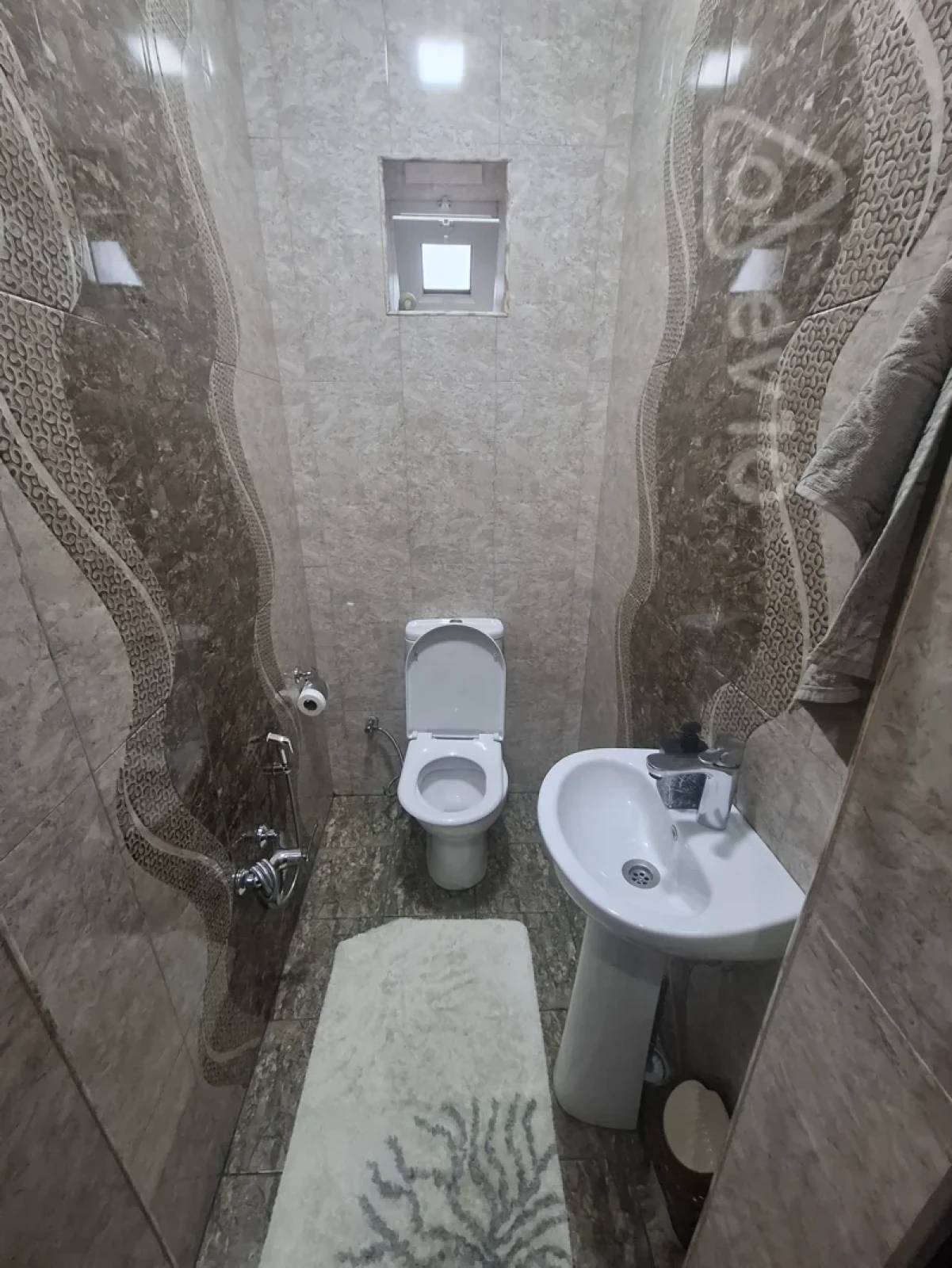 Satılır 4 otaqlı həyət evi 1000 m²