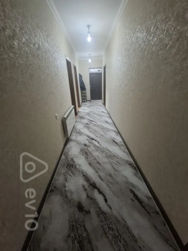 Satılır 4 otaqlı həyət evi 1000 m²