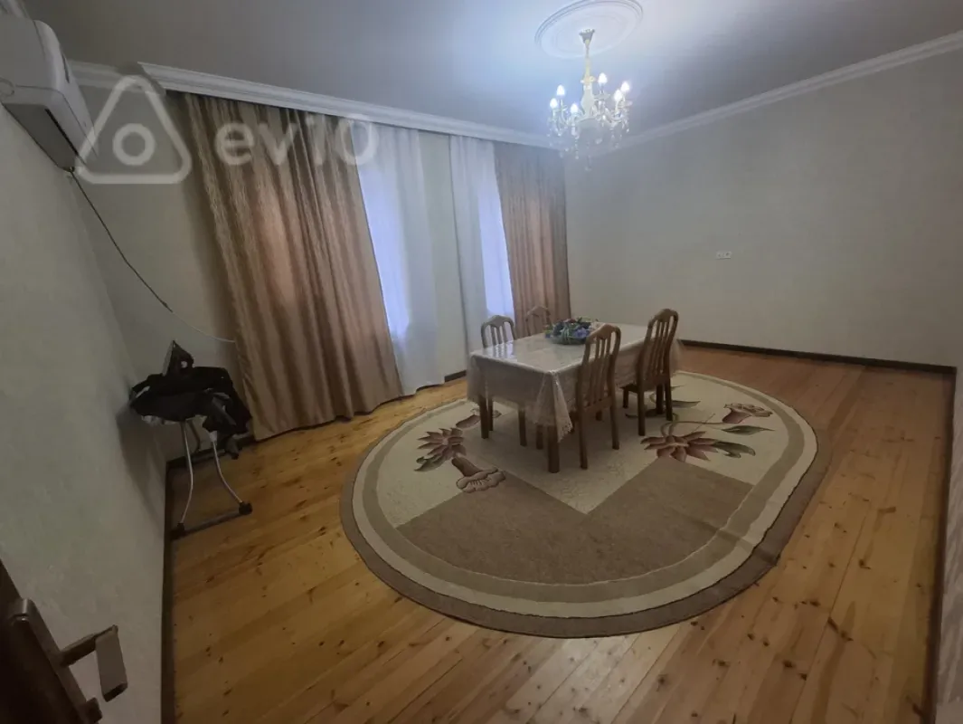 Satılır 4 otaqlı həyət evi 1000 m²
