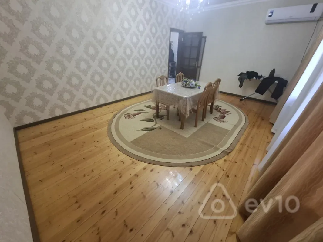 Satılır 4 otaqlı həyət evi 1000 m²